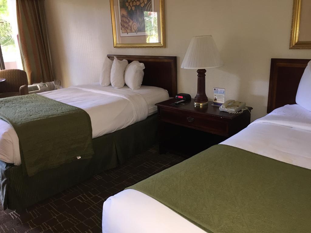 Sawgrass Inn & Conference Center Плантейшън Екстериор снимка