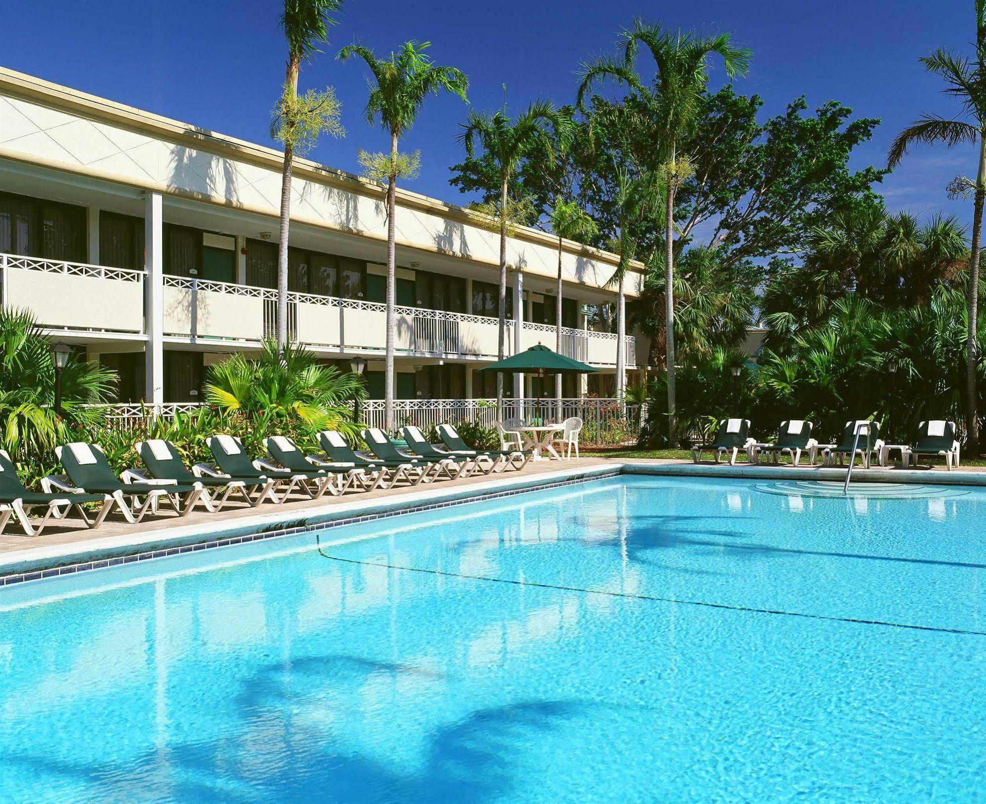 Sawgrass Inn & Conference Center Плантейшън Екстериор снимка