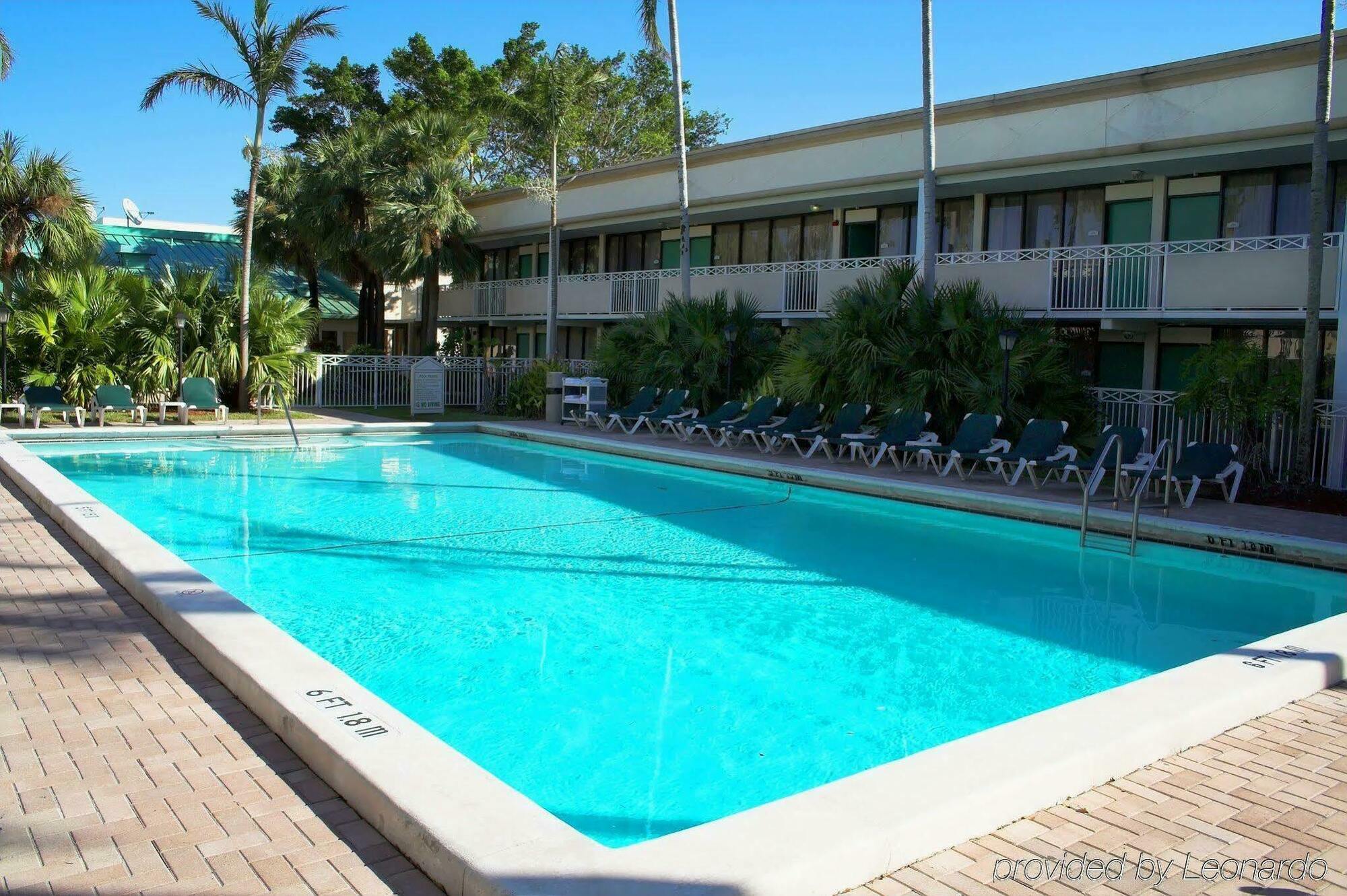 Sawgrass Inn & Conference Center Плантейшън Екстериор снимка